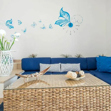 In Sleeps 8 With Pool Air Con And Wifi