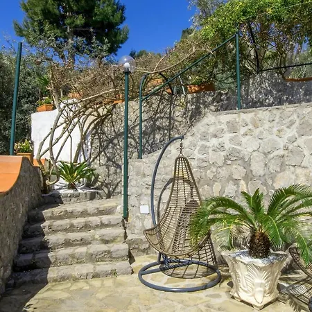 In Sleeps 8 With Pool Air Con And Wifi