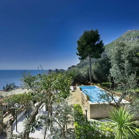In Sleeps 8 With Pool Air Con And Wifi Vila Nerano